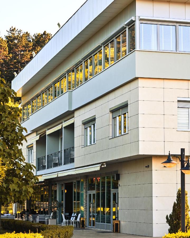 Hotel La Villa Gjakova Exterior foto